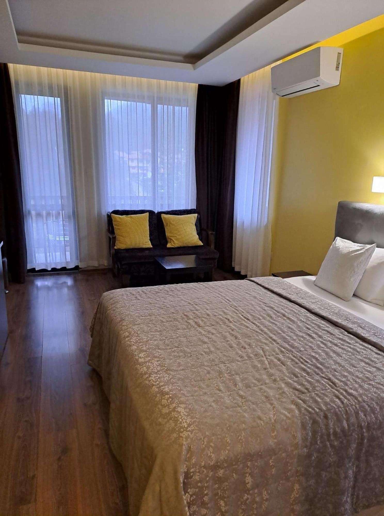 Park Hotel Fairy ชิฟลิค ภายนอก รูปภาพ